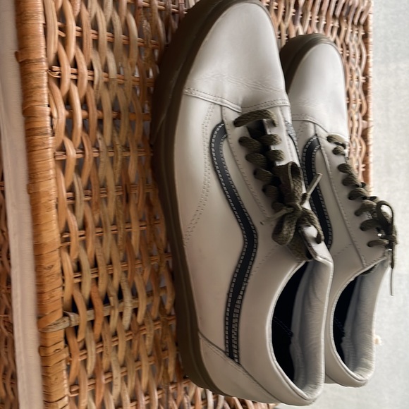 Vans (leather) - Picture 2 of 3